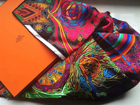 come lavare foulard hermes|Come portare un foulard di Hermès: tutti i consigli .